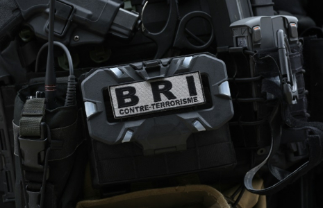 Lundi, en Loire-Atlantique, la Brigade de répression du banditisme (BRB), avec l'appui de la Brigade de recherche et d'intervention (BRI), a déjoué un projet d'enlèvement, dernier épisode en date d'une série de rapts ou de tentatives dans le secteur des cryptomonnaies ( AFP / VALENTINE CHAPUIS )