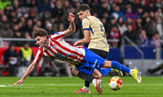 Les défenseurs du Barça brossent Julián Álvarez dans le sens du poil