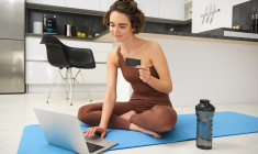 Il existe aujourd'hui une grande variété d'offres pour pratiquer le Pilates, que vous soyez en Ile-de-France ou ailleurs en France. (Crédit: Adobe Stock)