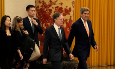 L'envoyé américain pour le climat John Kerry à Pékin, en Chine