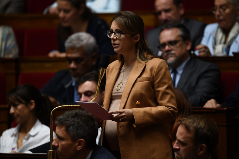 Aurore Bergé à Paris, le 4 octobre 2022. ( AFP / CHRISTOPHE ARCHAMBAULT )