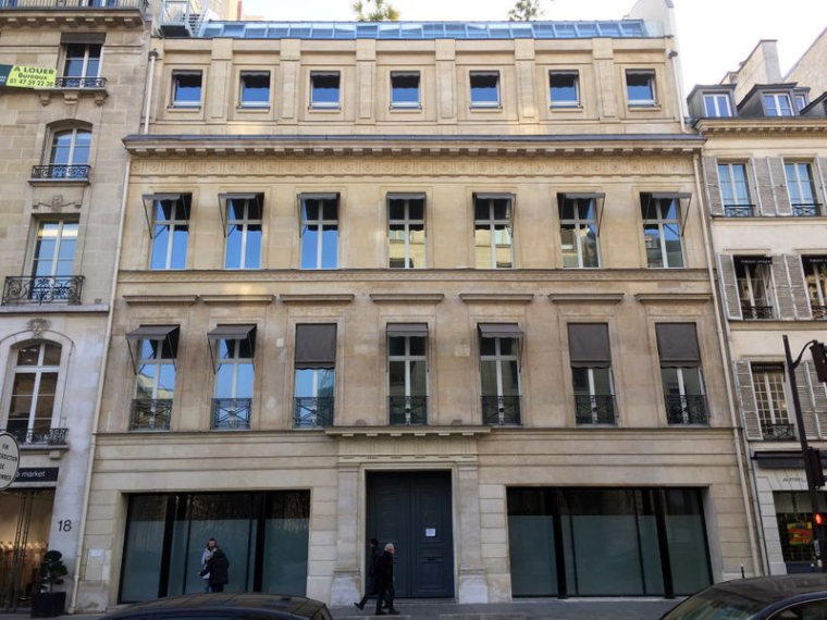 LA BANQUE CENTERVIEW LORGNE PARIS ET SES BANQUIERS