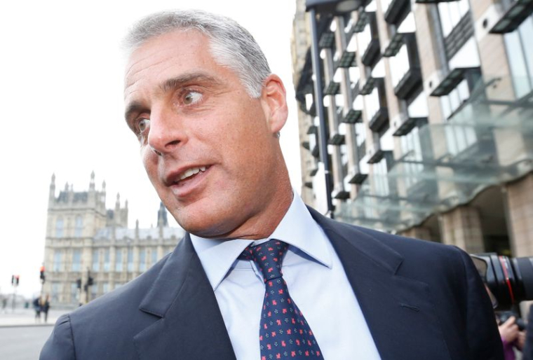 ORCEL POURRAIT ABANDONNER UNE PARTIE DES POURSUITES CONTRE SANTANDER S'IL DEVENAIT DG D'UNICREDIT