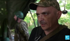 Ukraine : des soldats ukrainiens combattent sur le front près de Bakhmout