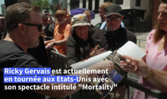 Le comédien Ricky Gervais honoré à Hollywood