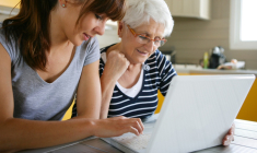 Chaque grand-parent peut donner deux fois 31.865 euros sans droits tous les 15 ans. (© Phovoir)