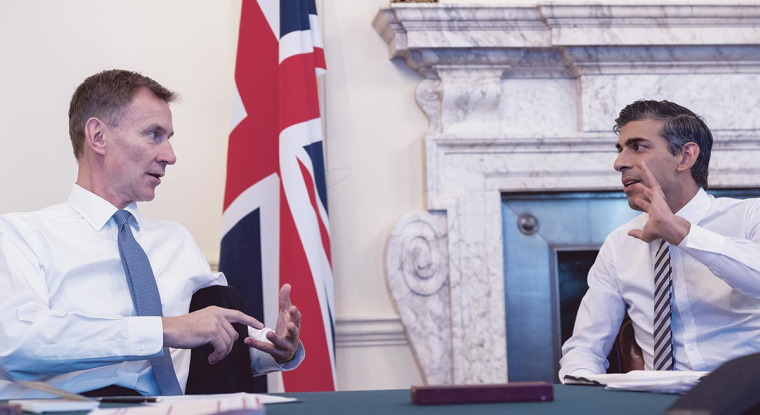 Le chancelier de l'Échiquier Jeremy Hunt et le Premier ministre Rishi Sunak ont présenté le nouveau budget britannique dans un climat social tendu. (© 10 Downing Street)