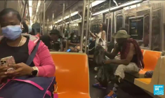 Etats-Unis : à New York, des bus mobiles pour vacciner dans certains quartiers