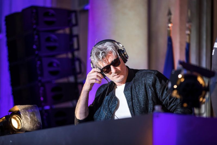 Le DJ français Kavinski lors de la « Fête de la Musique »