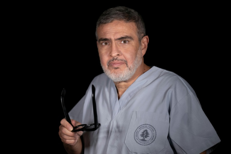 Le chirurgien Ghassan Abou Sittah, spécialiste de la reconstruction, le 19 mars 2026 à Beyrouth ( AFP / Joseph EID )