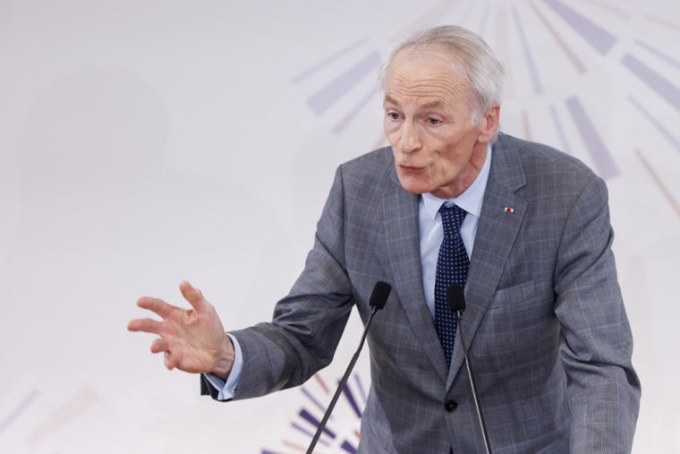 Jean-Dominique Senard à Paris, le 5 décembre 2025. ( AFP / IAN LANGSDON )