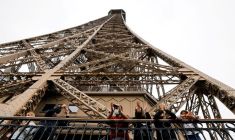 FRANCE: LE PORT DU MASQUE À NOUVEAU OBLIGATOIRE DANS CERTAINS LIEUX EXTÉRIEURS À PARIS
