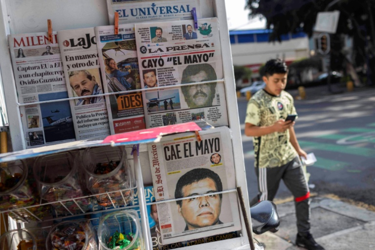 View of the front pages of Mexican newspapers showing the news of the capture of  Ismael "El Mayo" Zambada, in Mexico City, Mexico on July 26, 2024. Mexican authorities reported that they had no Des unes de journaux mexicains relatant la capture d'Ismael "El Mayo" Zambada, à Mexico, le 26 juillet 2024 ( AFP / Rodrigo Oropeza )