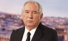 François Bayrou, sur le plateau du 20h de TF1, le 27 août 2025 ( AFP / XAVIER GALIANA )