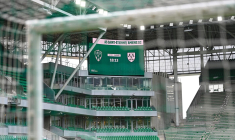 Des poteaux carrés installés à Geoffroy-Guichard