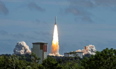 La fusée Ariane 6 décolle de Kourou, en Guyane française, le 17 juin 2026 ( AFP / RONAN LIETAR )