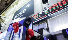 Les traders travaillent sur le parquet de la Bourse de New York