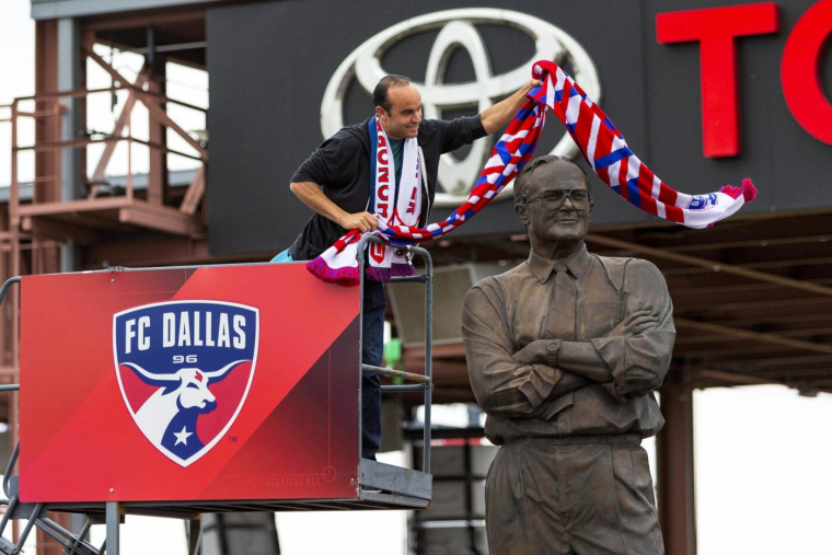 On connaît la raison de la coupe de cheveux ratée de Landon Donovan