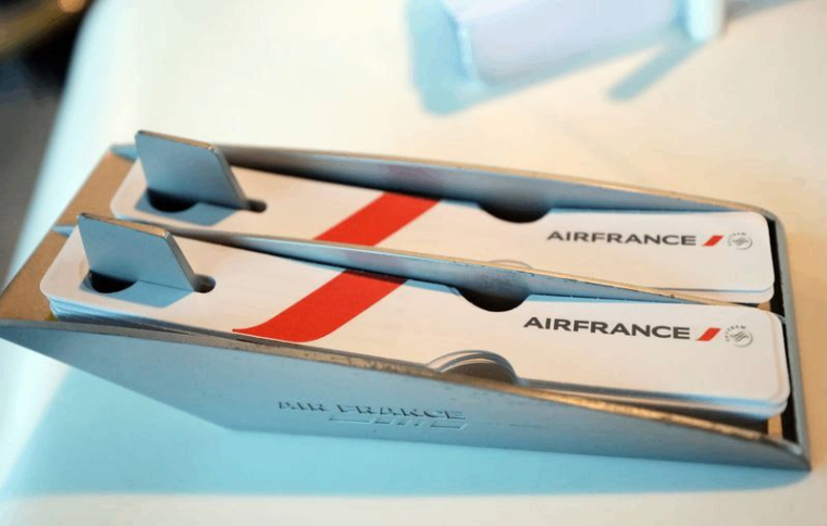 FRANCE: RECONDUCTION DU MOUVEMENT DE GRÈVE DES PILOTES DE HOP