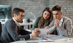 Le PER séduit les jeunes / iStock-Drazen Zigic