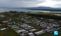 Montée des eaux au Kenya, le Vatican face à l’absence de touristes, le Japon reste fidèle au fax