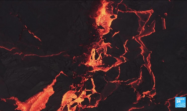 Islande : nouvelle éruption volcanique sur la péninsule de Reykjanes