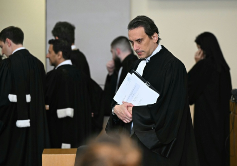 Philippe Ohayon, avocat du chef présumé du gang "Yoda" Félix Bingui à Marseille le 18 mai 2025 ( AFP / Gabriel BOUYS )