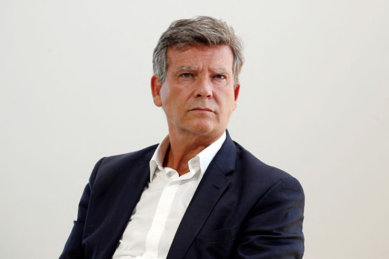 FRANCE: MONTEBOURG SE RETIRE DE LA COURSE À LA PRÉSIDENTIELLE