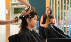 Découvrez nos astuces pour réaliser des économies lors de votre prochain rendez-vous chez le coiffeur. ( crédit photo : Getty Images )