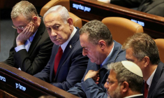 Le Premier ministre israélien Benjamin Netanyahu assiste à une discussion en séance plénière à la Knesset, le parlement israélien, à Jérusalem