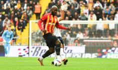 Stéphane Bahoken dérape et gifle son propre coéquipier