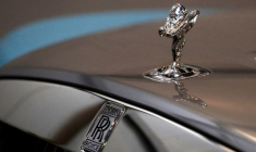 EBRANLÉ PAR LA PANDÉMIE, ROLLS-ROYCE VEUT LEVER CINQ MILLIARDS DE LIVRES