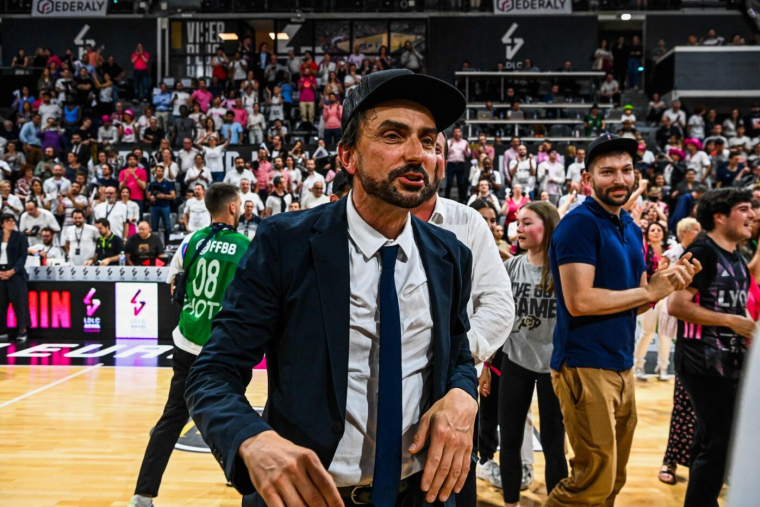 Le maire écolo de Lyon se paye Textor et Aulas