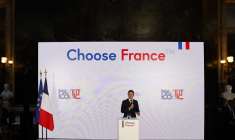 Emmanuel Macron à Versailles, le 13 mai 2024, lors du 7e sommet Choose France. ( POOL / LUDOVIC MARIN )