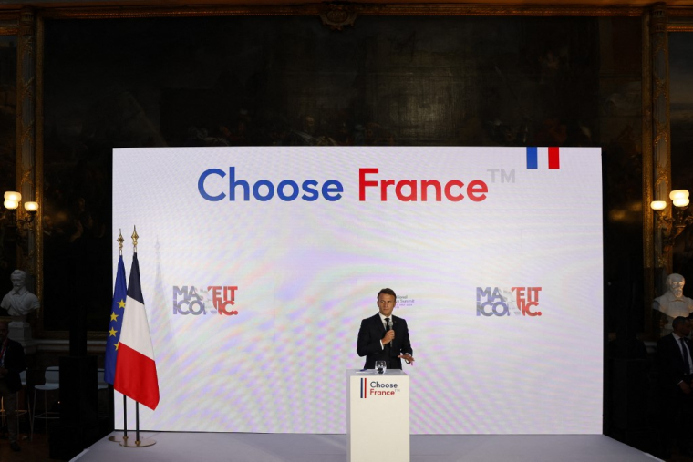 Emmanuel Macron à Versailles, le 13 mai 2024, lors du 7e sommet Choose France. ( POOL / LUDOVIC MARIN )