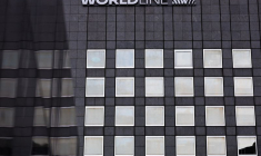Le logo de la société de paiements Worldline est visible au siège de l'entreprise dans le quartier financier et d'affaires de La Défense