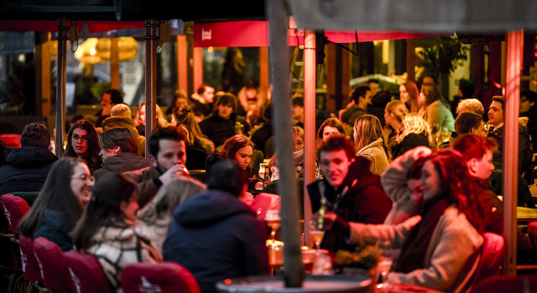 La croissance est soutenue par la consommation des ménages depuis la fin des restrictions sanitaires. (© AFP)