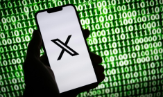 Visée par une enquête pénale de la justice française, la plateforme X, accusé d'ingérence étrangère, a dénoncé lundi un "agenda politique" et refusé d'accéder aux demandes du parquet de Paris requérant l'accès à son algorithme ( AFP / SEBASTIEN BOZON )