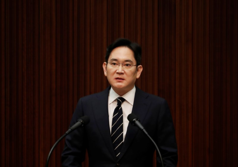 CORÉE DU SUD: LE PARQUET VEUT L'ARRESTATION DE L'HÉRITIER DE SAMSUNG