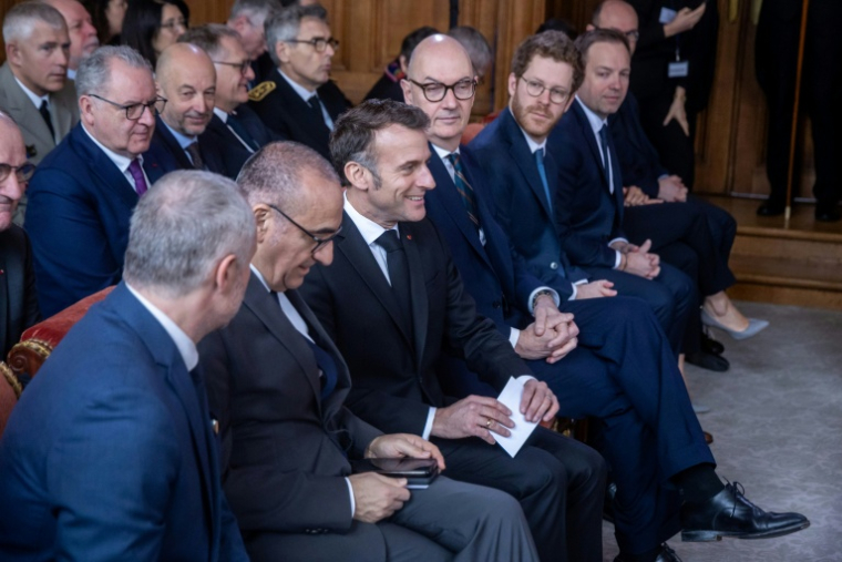 Le président Emmanuel Macron assiste à la cérémonie d'investiture de la nouvelle présidente de la Cour des comptes, Amélie de Montchalin, au siège de la Cour des comptes à Paris, le 13 mars 2026 ( POOL / Christophe PETIT TESSON )