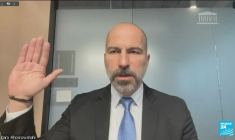 Uber Files : la commission d'enquête relève les liens étroits entre Emmanuel Macron et la plateforme