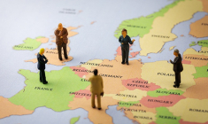 "Seule une improbable réforme des traités permettrait de faire passer la politique fiscale de l'UE de la règle de l'unanimité à celle de la majorité qualifiée." (crédit : Adobe Stock)