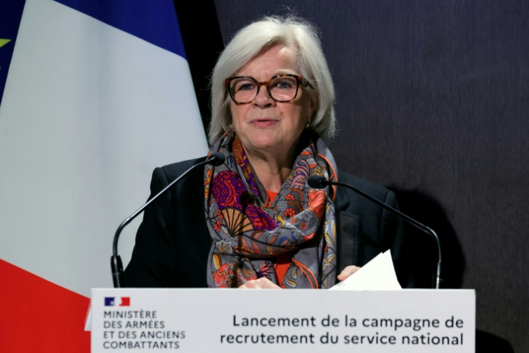 La ministre des Armées, Catherine Vautrin, lors d'une conférence de presse à l'occasion du lancement de la campagne nationale de recrutement pour le nouveau service militaire national, le 12 janvier 2026 à Paris ( AFP / Thomas SAMSON )