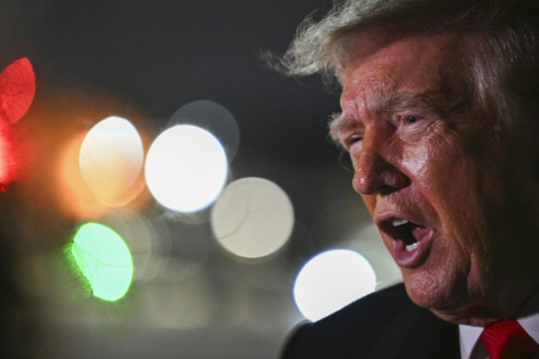 Le président Donald Trump s'adresse à des journalistes le 10 octobre 2026 dans le Maryland, aux Etats-Unis ( GETTY IMAGES NORTH AMERICA / ROBERTO SCHMIDT )
