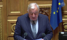 Le Sénat observe une minute de silence en hommage à Lionel Jospin