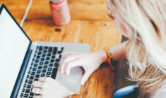 Canicule : même si vous télétravaillez, votre employeur doit préserver votre santé