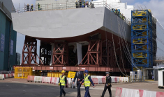 Le prince William visitant le chantier naval des frégates Type 26 à Glasgow, au Royaume-Uni, le 29 juin 2021. ( POOL / ANDREW MILLIGAN )