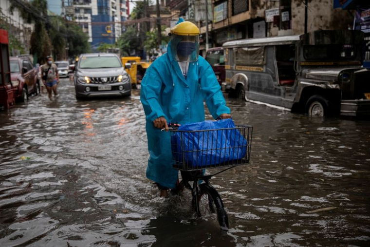 PHILIPPINES : DES MILLIERS DE PERSONNES ÉVACUÉES APRÈS DES INONDATIONS