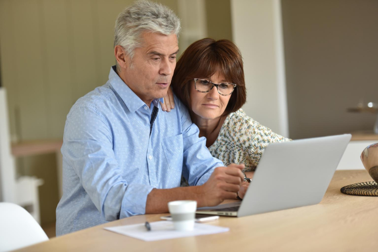 La campagne de déclaration des revenus 2024 s’est ouverte mi-avril 2025. Les modalités de déclaration des revenus et de paiement de l’impôt ne changent pas par rapport aux années antérieures. ( crédit photo : goodluz/Shutterstock / goodluz )