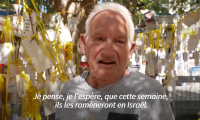 Des Israéliens attendent le retour des dépouilles des otages morts à Gaza